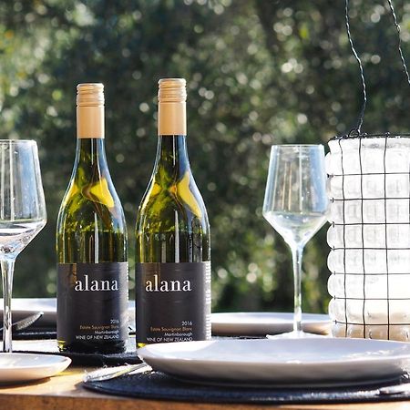 Pinot Longbox - Martinborough Holiday Home Buitenkant foto
