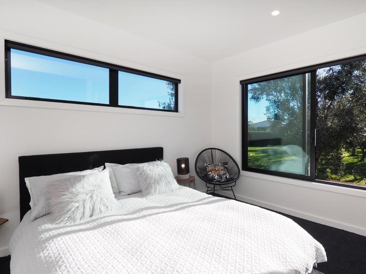 Pinot Longbox - Martinborough Holiday Home Buitenkant foto