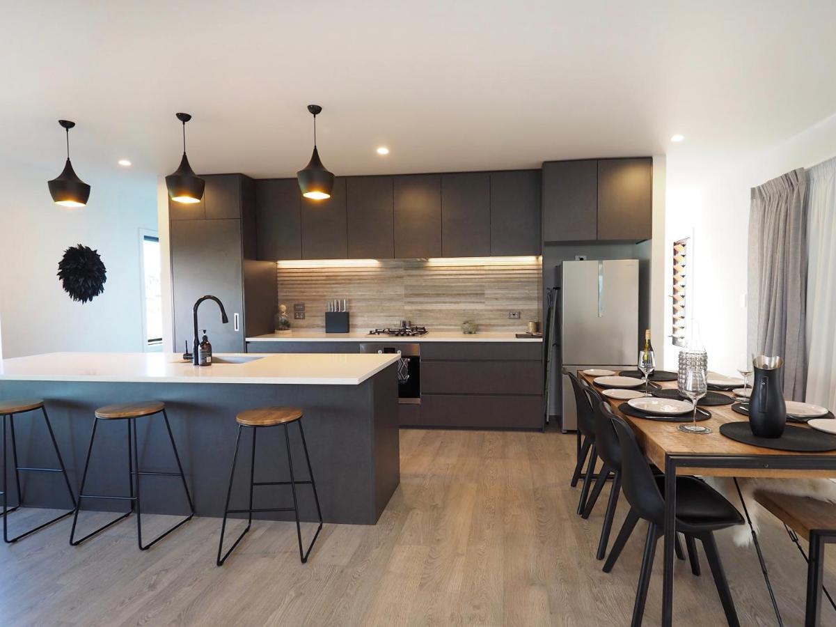 Pinot Longbox - Martinborough Holiday Home Buitenkant foto